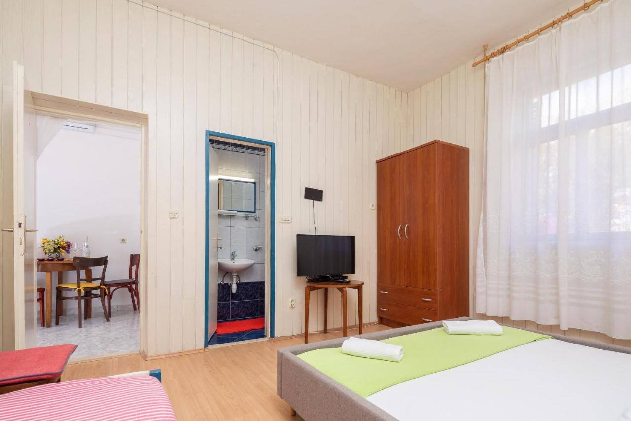 Appartamento Beach House Lemonade Jesenice  Esterno foto