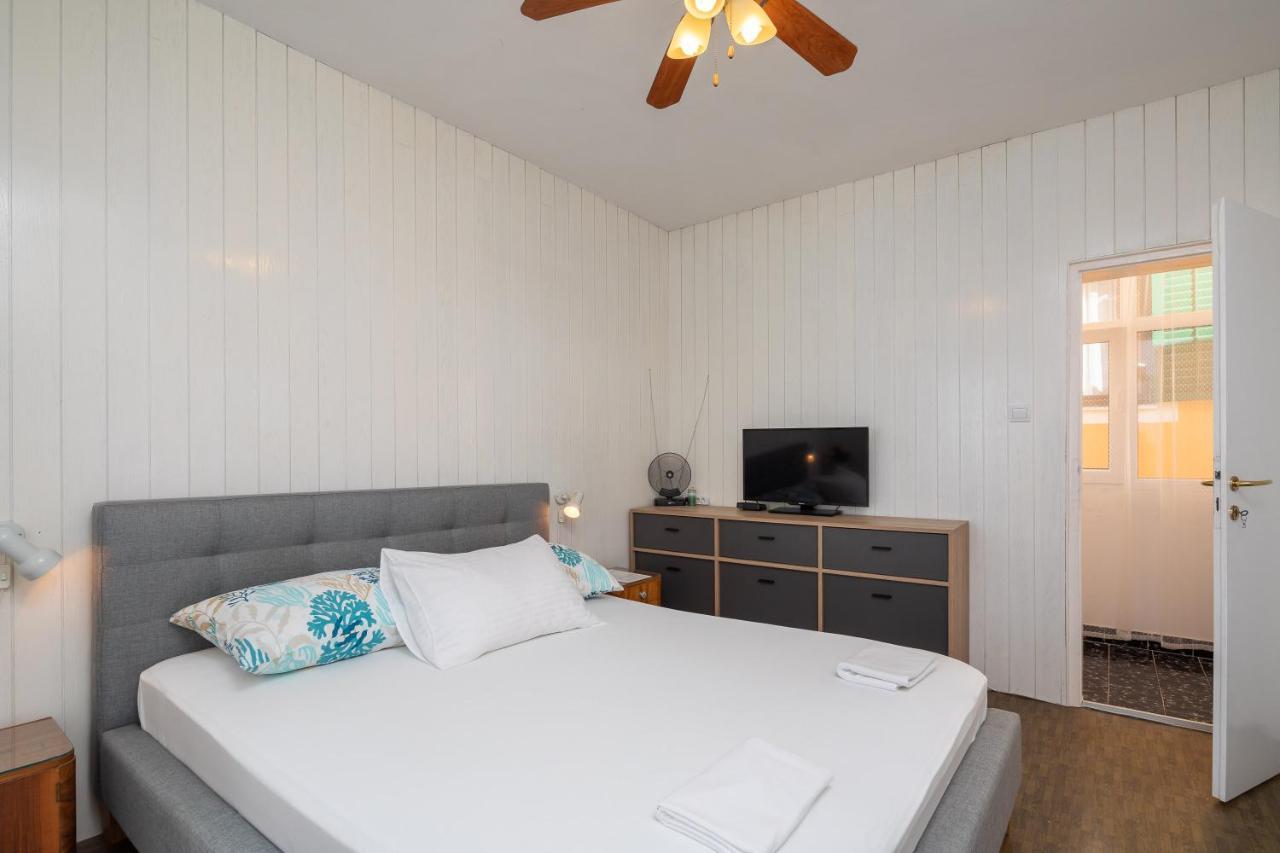 Appartamento Beach House Lemonade Jesenice  Esterno foto
